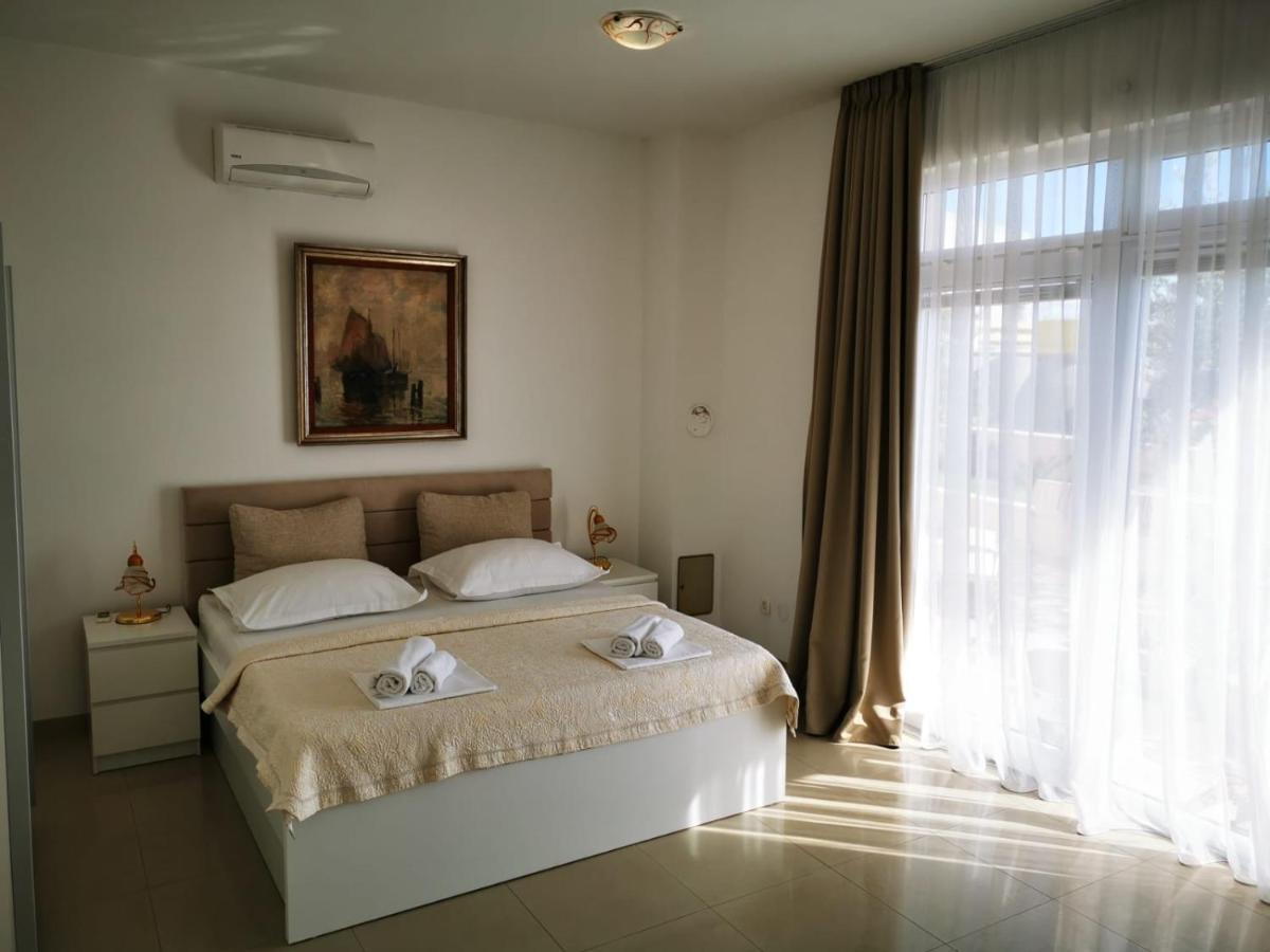 Marco Apartment *